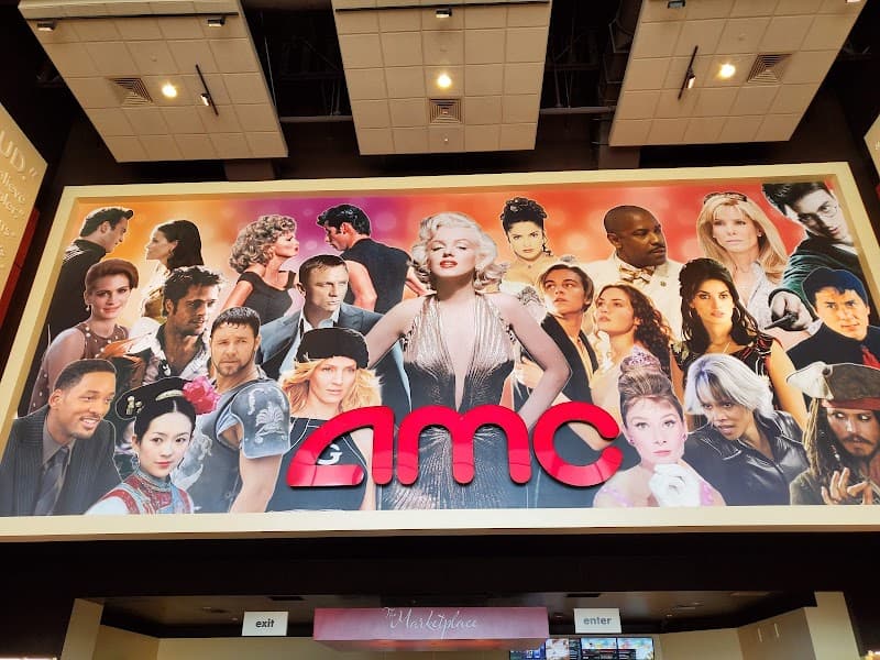 AMC Oakbrook Center 12