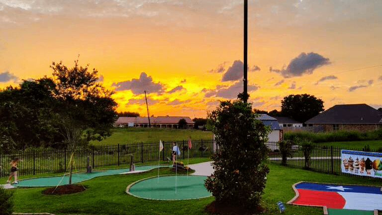 Longview Greens Miniature Golfing