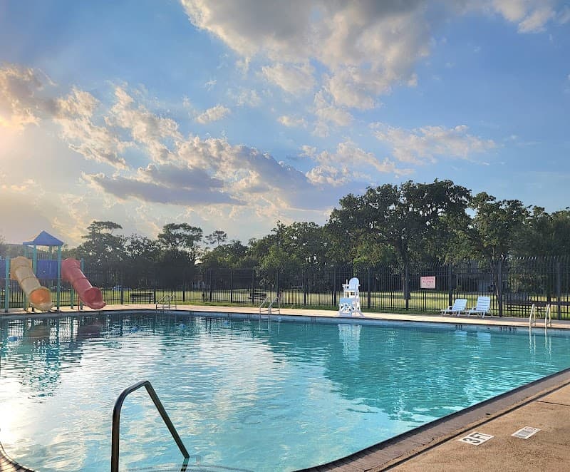 Oak Forest Park Swimming Pool