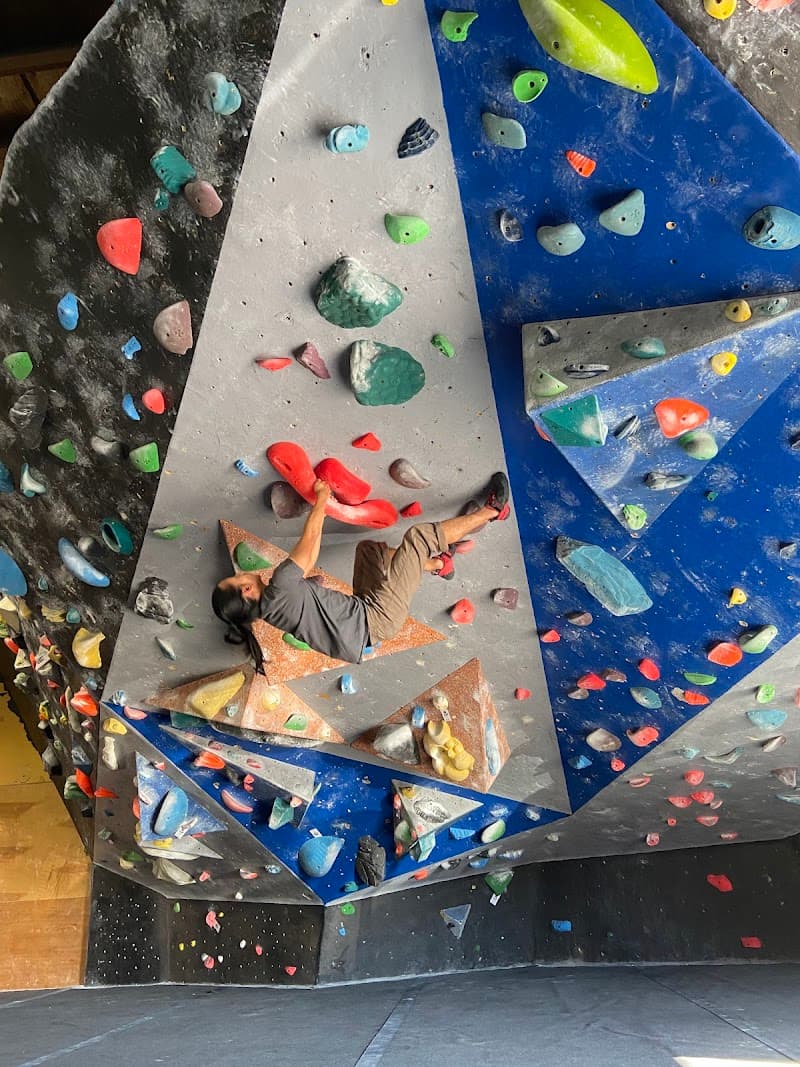 Hangar 18 Indoor Climbing Gym - Arcadia